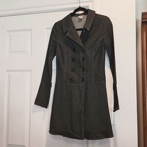 Women’s Guess Stretch Denim Jacket — Dark Denim Color— Size SP - Button Style